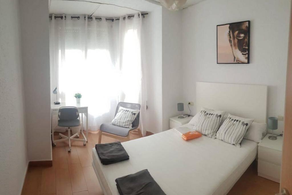 Cozy Apartment In The Heart Of Alicante! Exterior photo